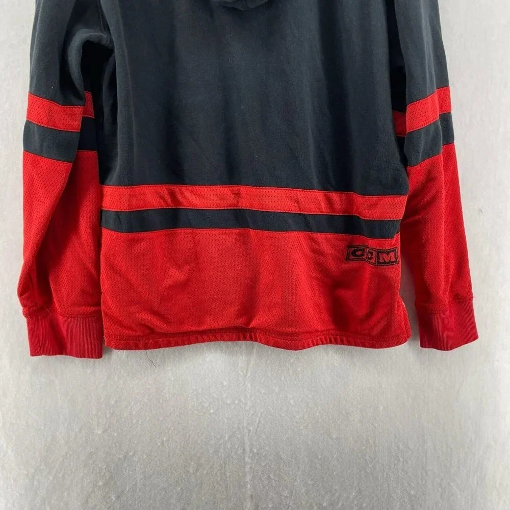 NHL Hoodie Men's Sz M Black Red Chicago Blackhawks Striped Embroidered Logo - Picture 9 of 12